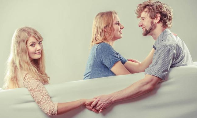 苏州侦探调查：婚外情给女方的钱可以要回吗